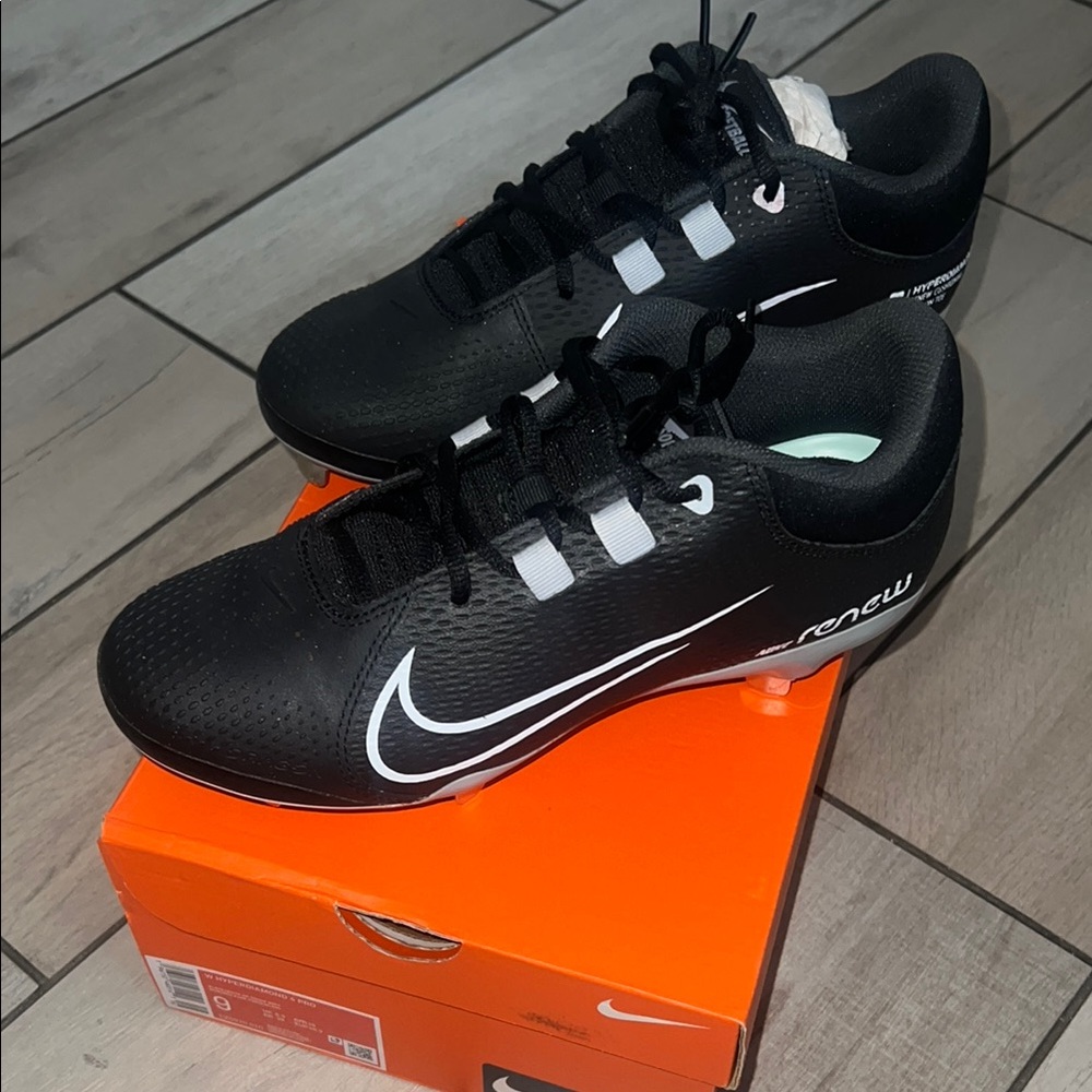 Nike Black Athletic Softball Cleats